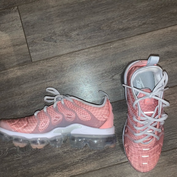 Nike Shoes - Nike vapormax flyknit